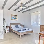 Apleton Paros וילה Isterni (Paros)